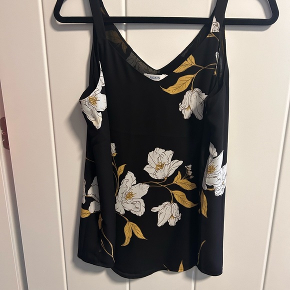 Ricki’s Top - Picture 2 of 4